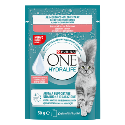 PURINA® ONE® HYDRALIFE™ karma uzupełniająca dla dorosłych kotów, o smaku łososia; pomaga wspierać prawidłowe nawodnienie kota