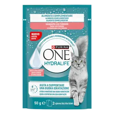 PURINA® ONE® HYDRALIFE™ karma uzupełniająca dla dorosłych kotów, o smaku łososia; pomaga wspierać prawidłowe nawodnienie kota